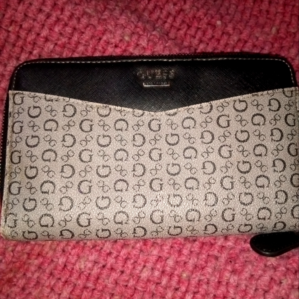 Guess wallet
